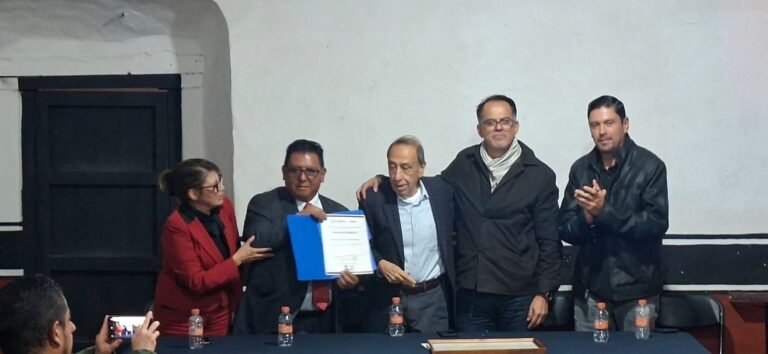 Donan certificado al acervo del Museo de Tepeapulco