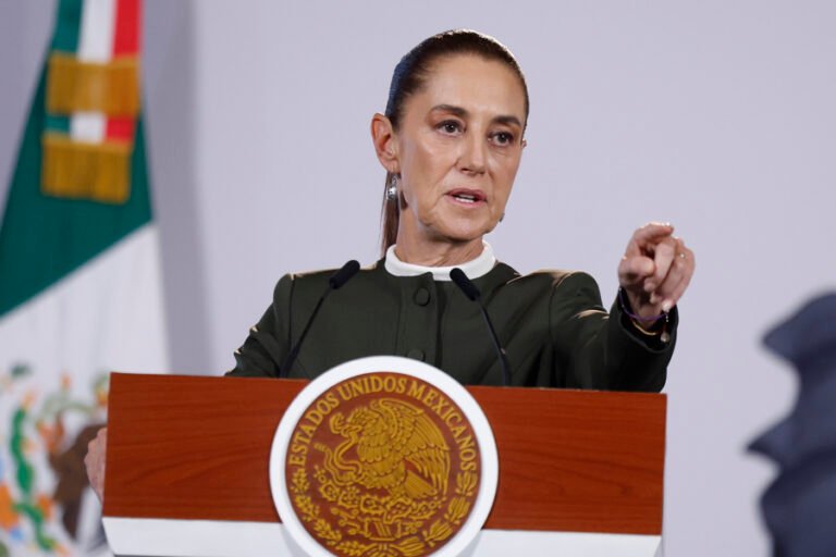 Sheinbaum promete solucionar la falta de medicamentos en salud pública