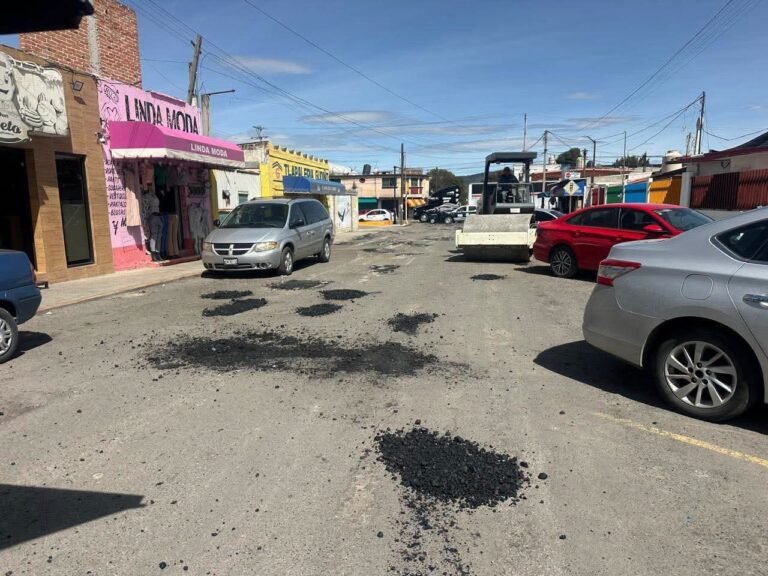 Aplican bacheo emergente en avenidas de Emiliano Zapata